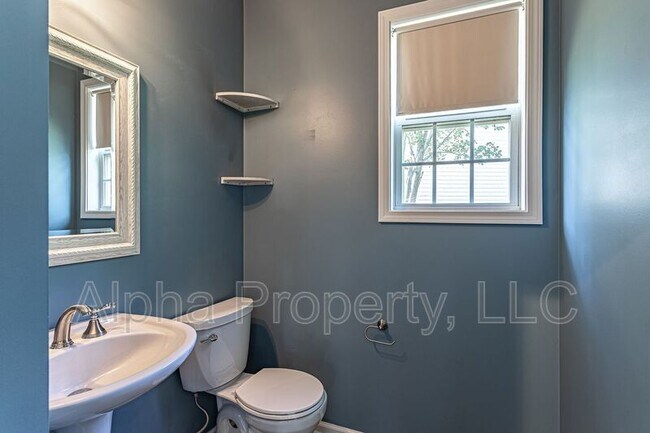 Building Photo - 504 Collingsworth Ln