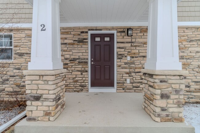 Building Photo - Trailside Condo-2 Bd 2.5 Bath
