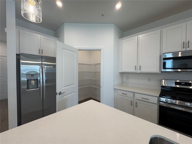 Building Photo - 433 Belmond Dr