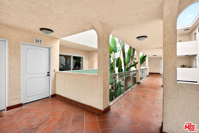 Building Photo - 914 Lincoln Blvd