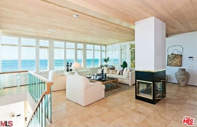 Building Photo - 31709 Sea Level Dr