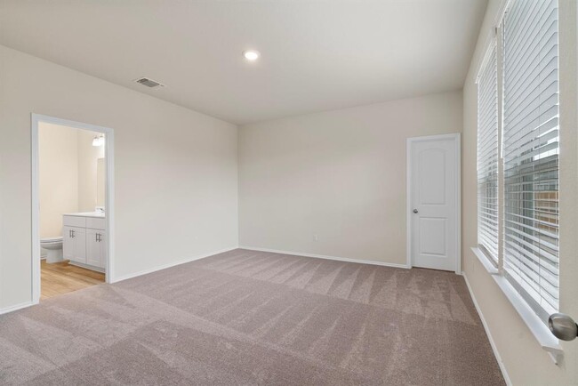 Building Photo - 141 Onna St