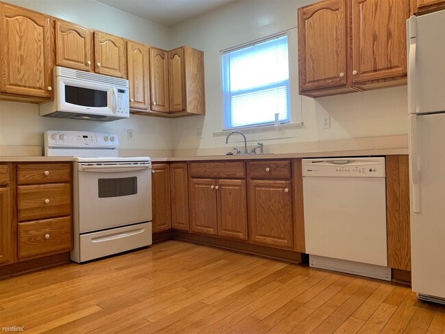 Building Photo - 3909 Bowdens Ferry Rd