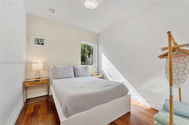 Building Photo - 927 Euclid Ave