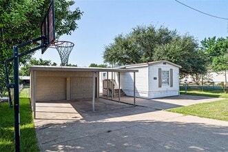 Building Photo - 4001 Gloria Dr