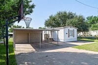 Building Photo - 4001 Gloria Dr