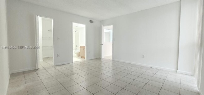 Building Photo - 7035 NW 186th St