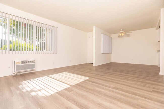 Building Photo - Highland Creek Apartment Homes