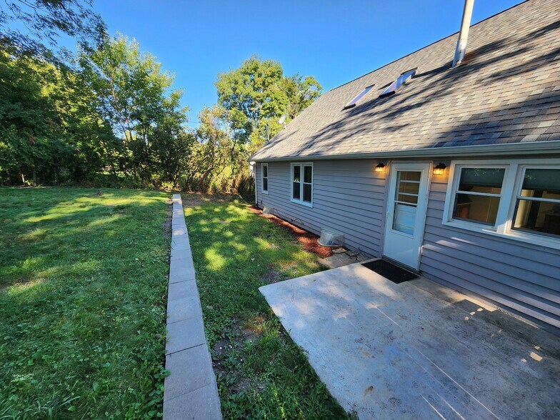 Backyard - 2539 Vernon Ct SE
