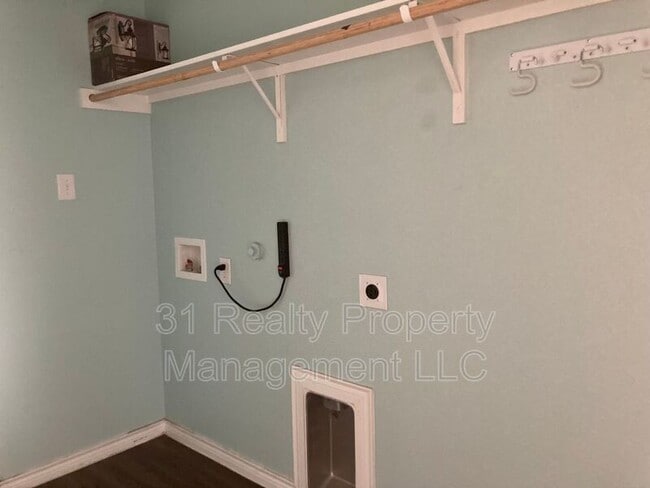 Building Photo - 107 Arborside Dr