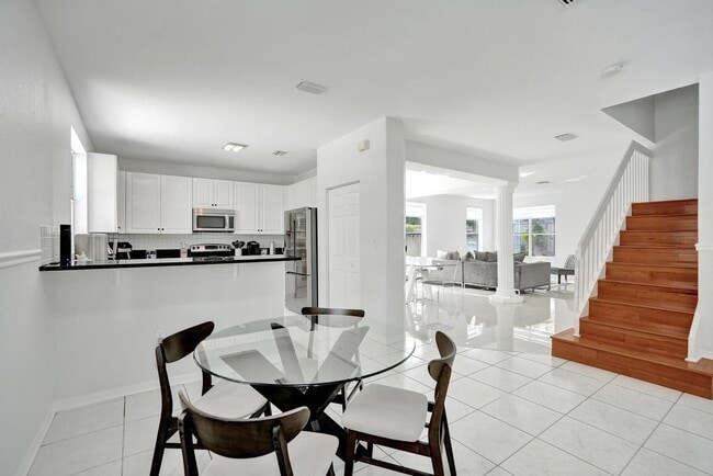 Building Photo - 16405 Diamond Head Dr