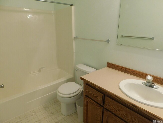 Building Photo - 817 Woodhaven Dr