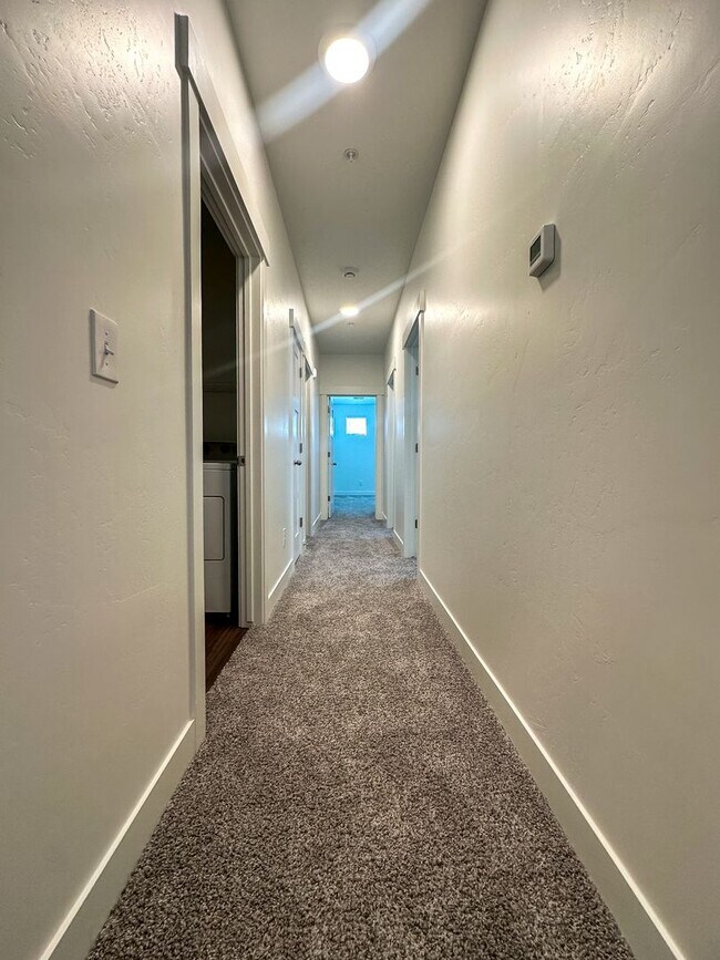 Building Photo - Modern Living in Lehi | New Build | Silico...