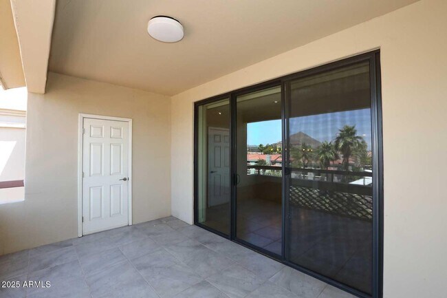 Building Photo - 4200 N Miller Rd