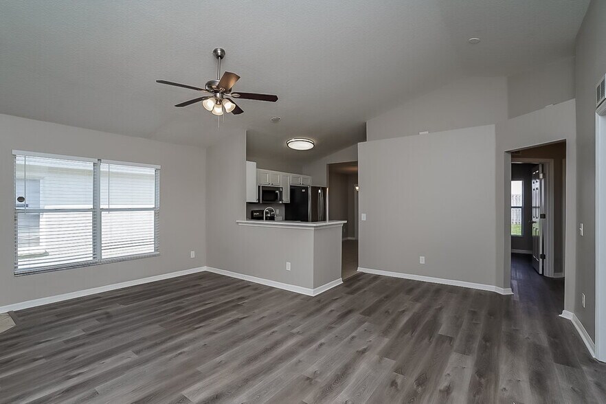 Building Photo - 14943 Deer Meadow Dr