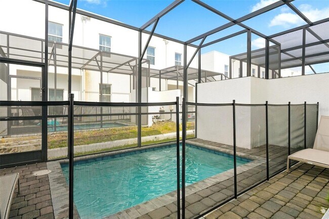 Building Photo - 285 Famagusta Dr