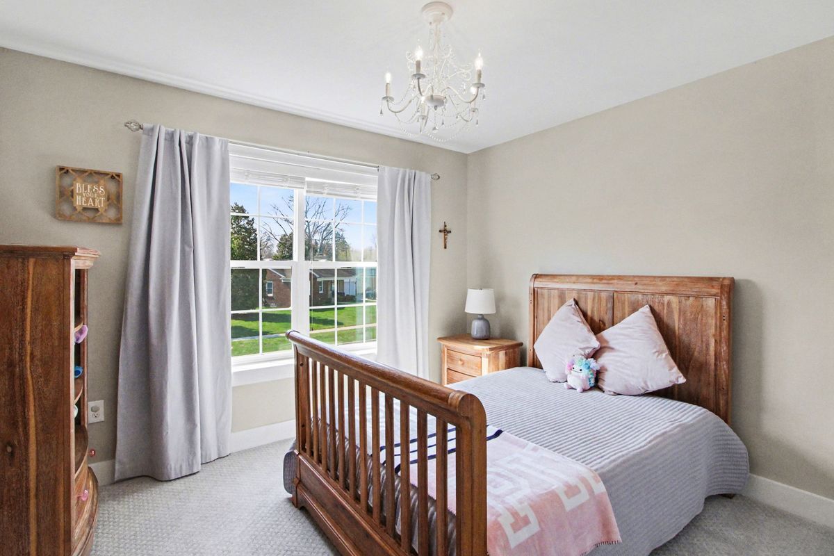 Building Photo - 3906 Hillside Dr