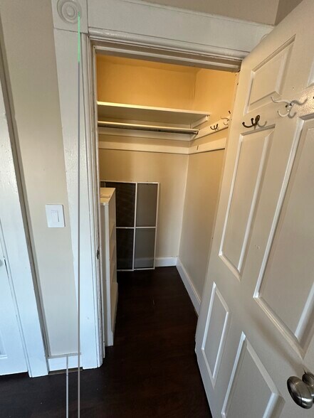 Building Photo - 367 State St