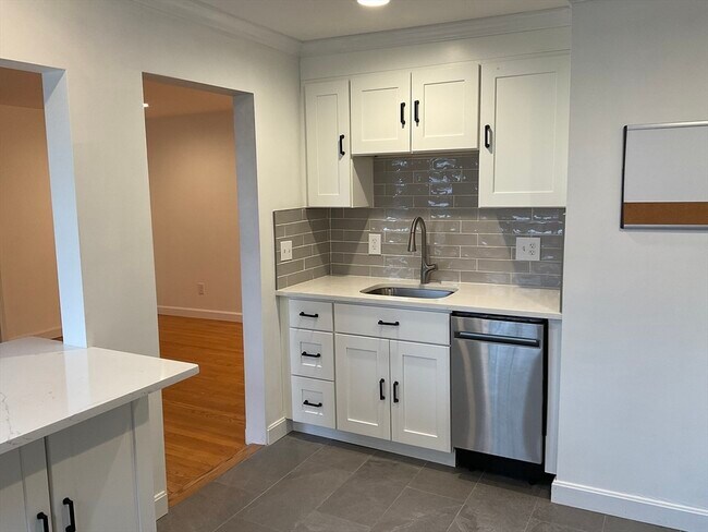 Building Photo - 26 Summer St