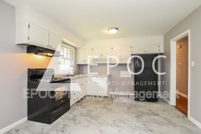 Building Photo - 204 Cassell St