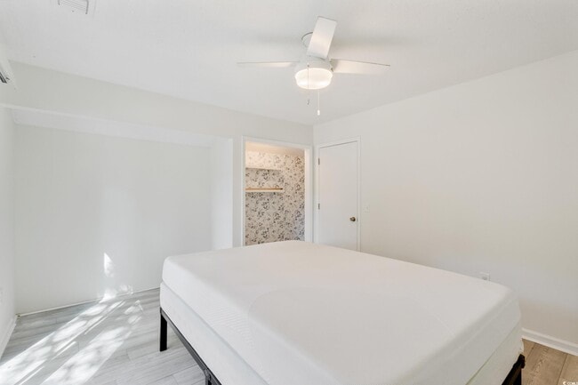 Building Photo - 2112 Brunswick Cir