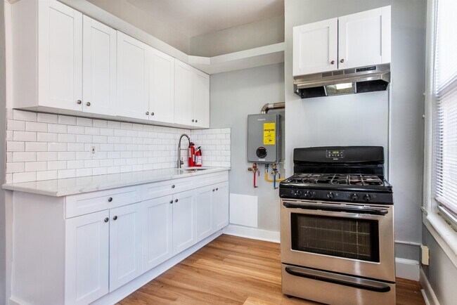 Building Photo - 2903 Central Ave