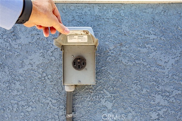 Building Photo - 4868 W 133rd St