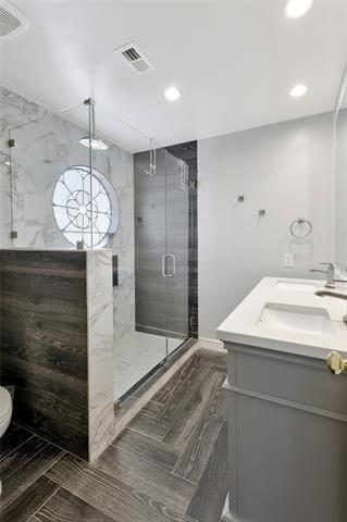 Building Photo - 2209 Walnut Grove Ln