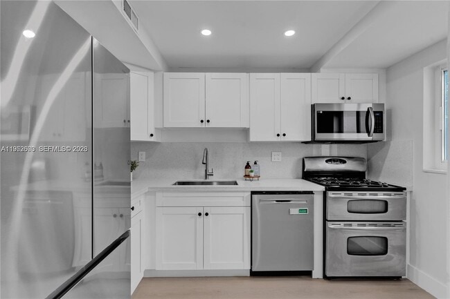 Building Photo - 6949 SW 110th Ct