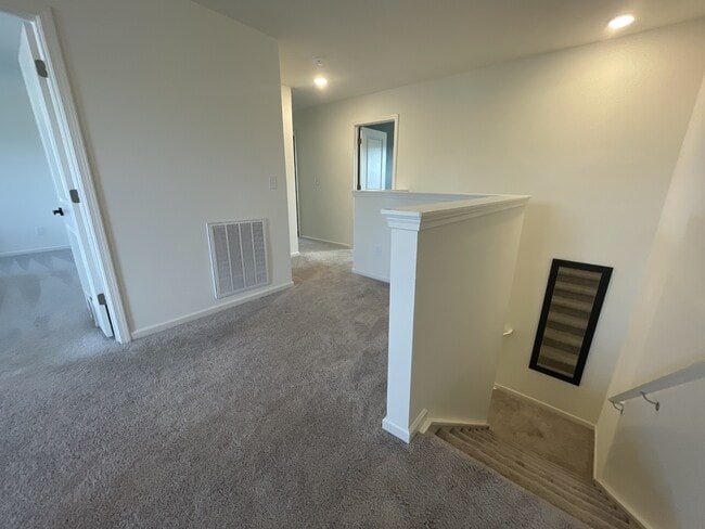 Building Photo - 156 Babbling Brk Dr