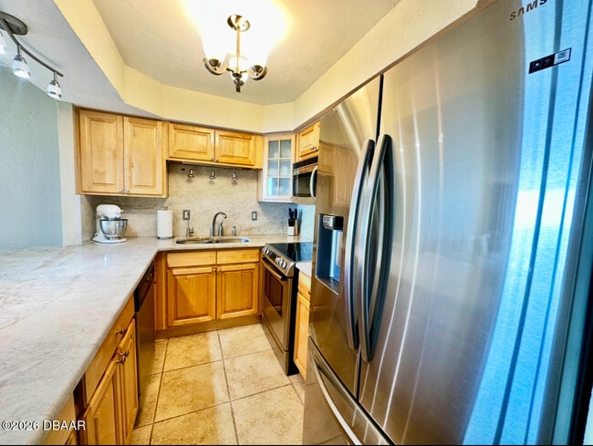 Building Photo - 3051 S Atlantic Ave