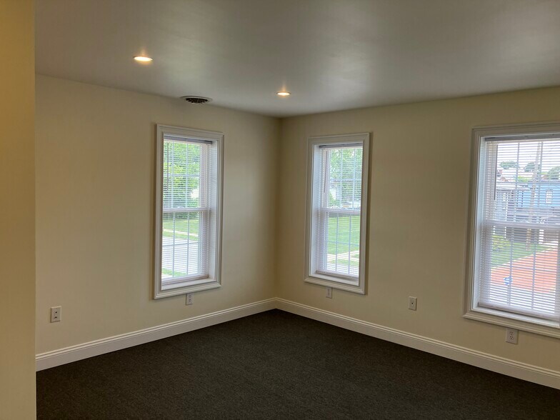 Building Photo - 509 Pine St