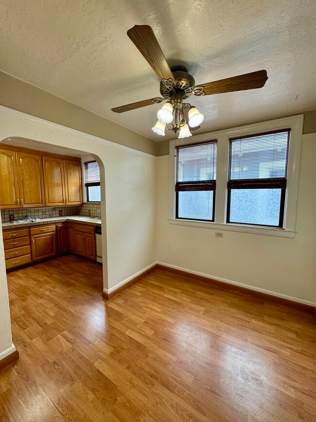 Building Photo - 615 Prague St