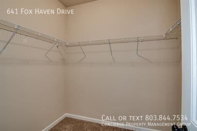 Building Photo - 641 Fox Haven Dr