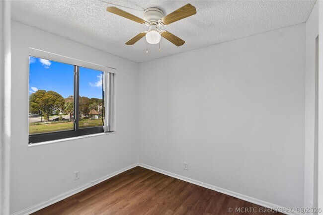 Building Photo - 3700 N Pine Island Rd