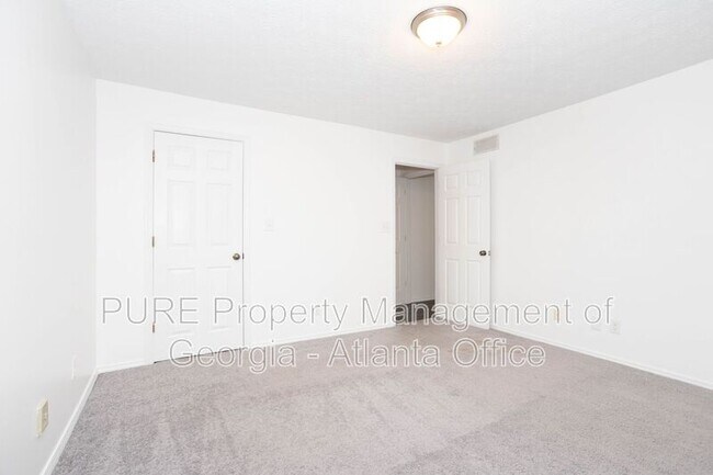 Building Photo - 2408 Country Park Dr