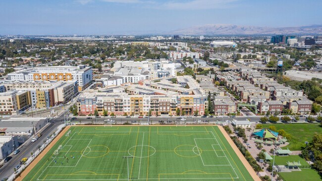 Building Photo - Luxury 2-Bedroom Monte Vista Condo with Downtown Views & Monthly House Cleaning Included