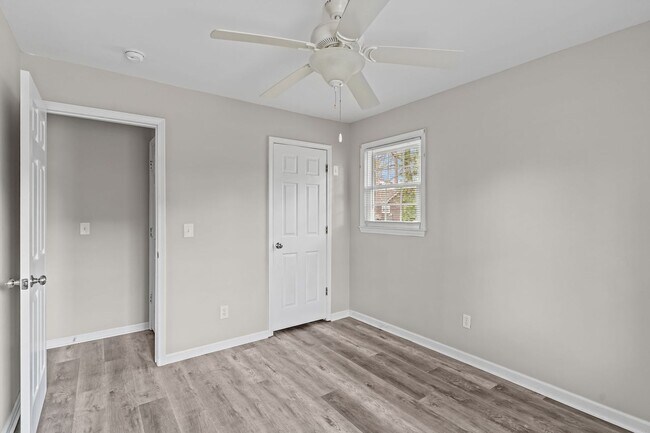 Building Photo - Pet-Friendly | Large Fenced Yard in North Wilmington