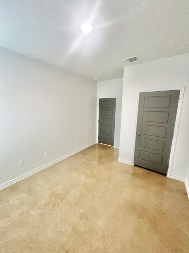 Building Photo - Gorgeous and Modern Duplex in Temple, Tx!