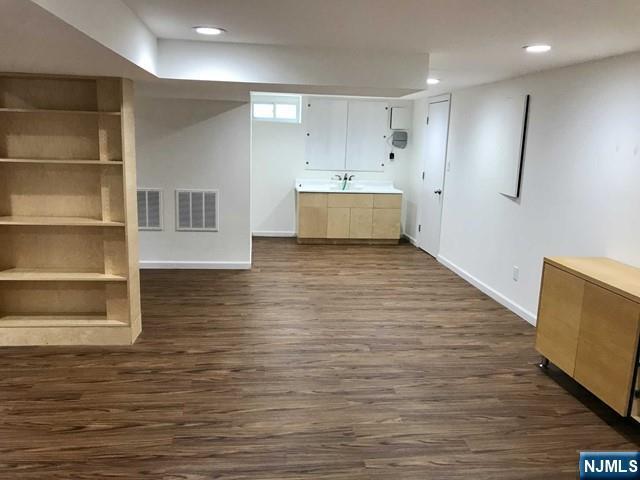 Building Photo - 81 Hazelton Terrace