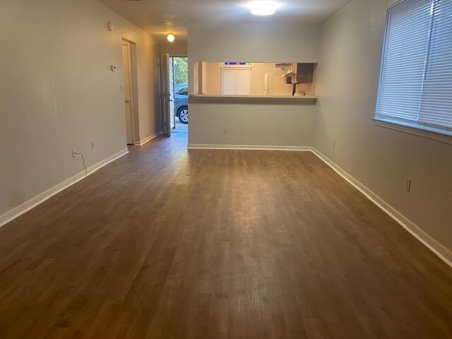 Building Photo - 3200 Ginger Dr