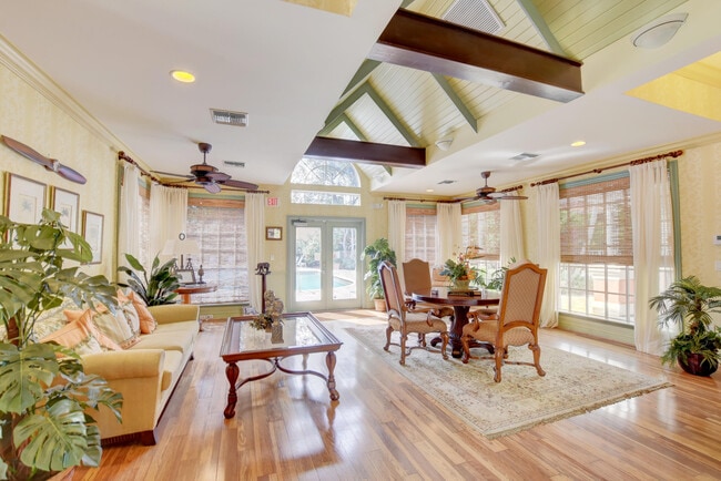 Building Photo - 1165 Crystal Way