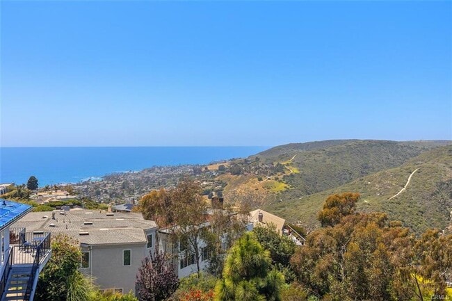 Building Photo - Elegant Mystic Hills Home