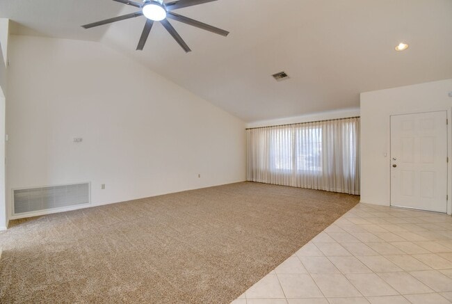 Building Photo - 2433 Sunup Dr