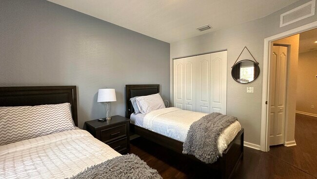 Building Photo - 4702 Cohune Palm Ct