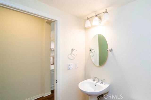 Building Photo - 33 Bromeliad