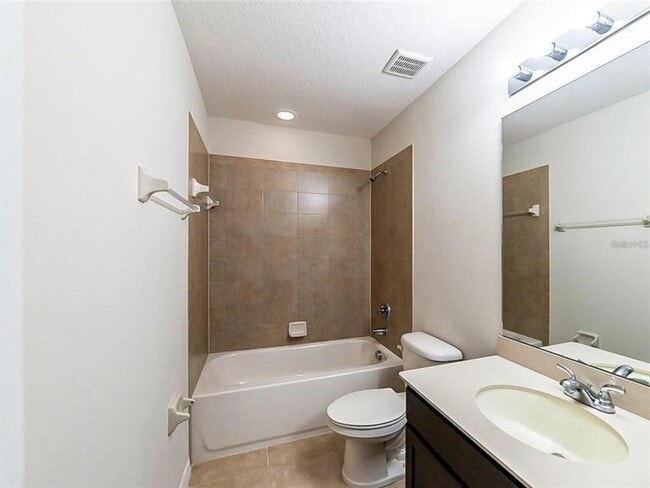 Building Photo - 2440 Seven Oaks Dr