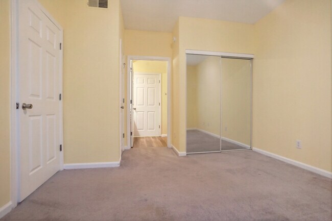 Building Photo - 245 Amal Dr. SW Atlanta, GA 30315