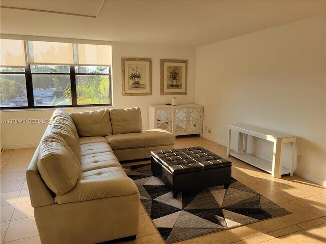 Building Photo - 20381 NE 30th Ave