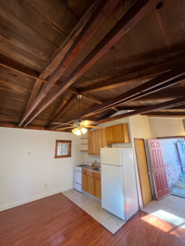 Building Photo - 2975 Sacramento Ave